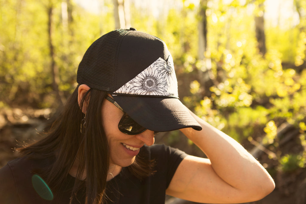 Stitchy Hat, Black + White